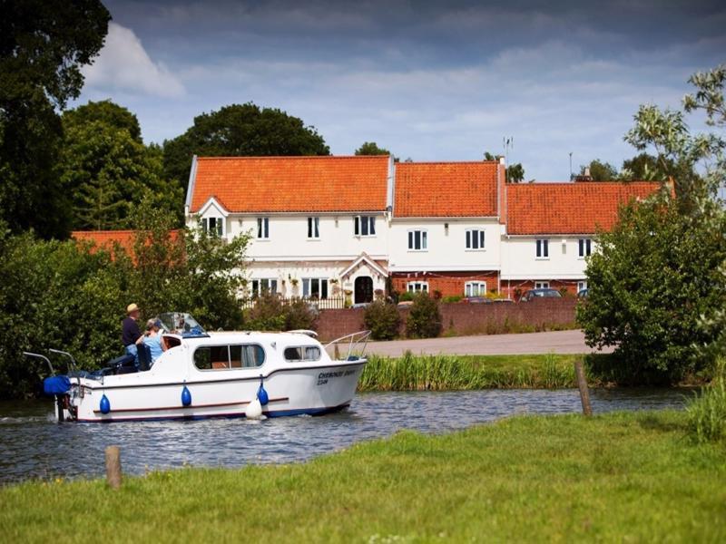 Wayford Bridge Inn Hotel Stalham Εξωτερικό φωτογραφία
